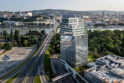 Sustainability and innovation are paying off for Aupark Tower. Global firm signs long-term green lease.